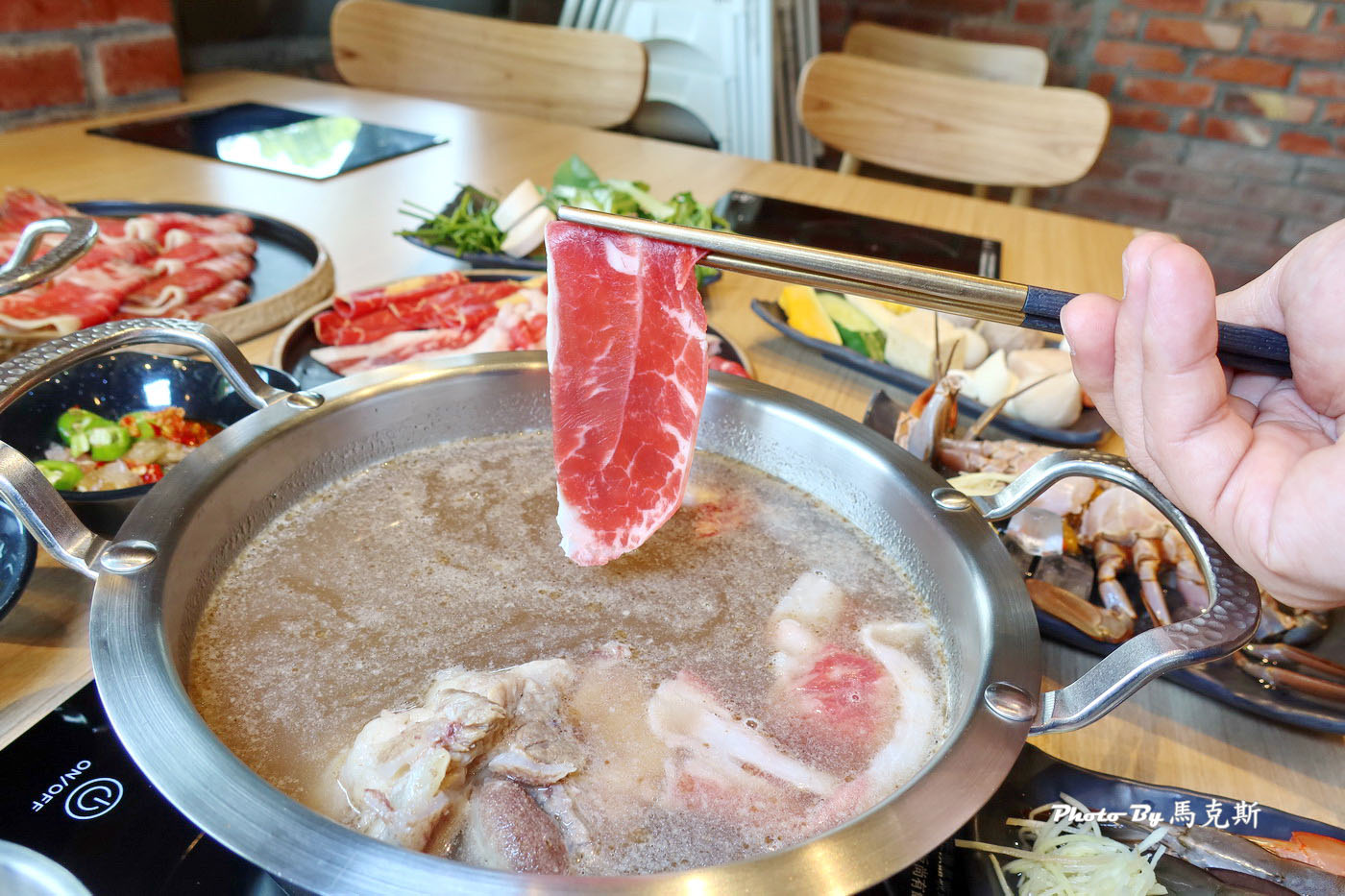 【竹北美食推薦】提鼎精緻鍋物|竹北新開幕人氣鍋物 蔬食自助吧吃到飽 藏身在田園間的紅磚瓦屋 聚餐聚會新選擇 近新竹高鐵站 - 第26張圖 【竹北美食推薦】提鼎精緻鍋物|竹北新開幕人氣鍋物 蔬食自助吧吃到飽 藏身在田園間的紅磚瓦屋 聚餐聚會新選擇 近新竹高鐵站