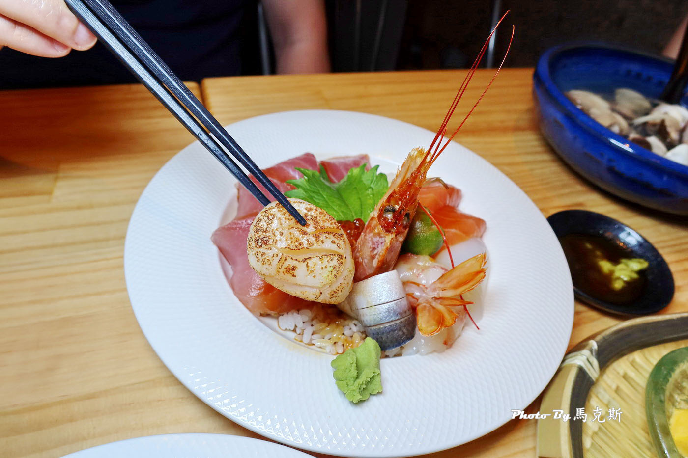 【嘉義西區美食推薦】心晴日式定食專売｜人氣唐揚雞排飯糰套餐豐盛美味 特上刺身海鮮丼厚切又新鮮 生意好值得再訪|外帶|嘉義火車站|嘉義文化路夜市|