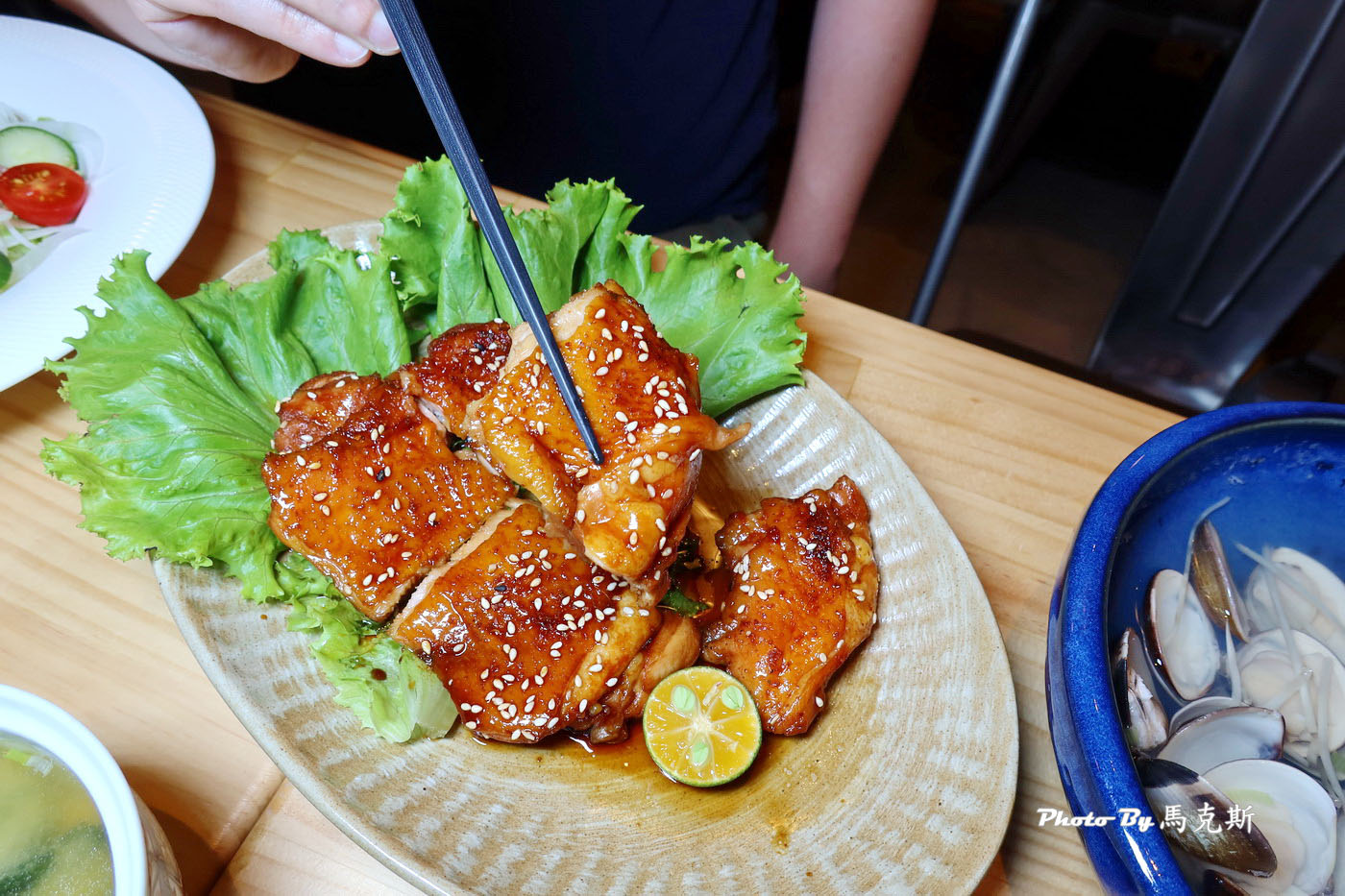 【嘉義西區美食推薦】心晴日式定食專売｜人氣唐揚雞排飯糰套餐豐盛美味 特上刺身海鮮丼厚切又新鮮 生意好值得再訪|外帶|嘉義火車站|嘉義文化路夜市|