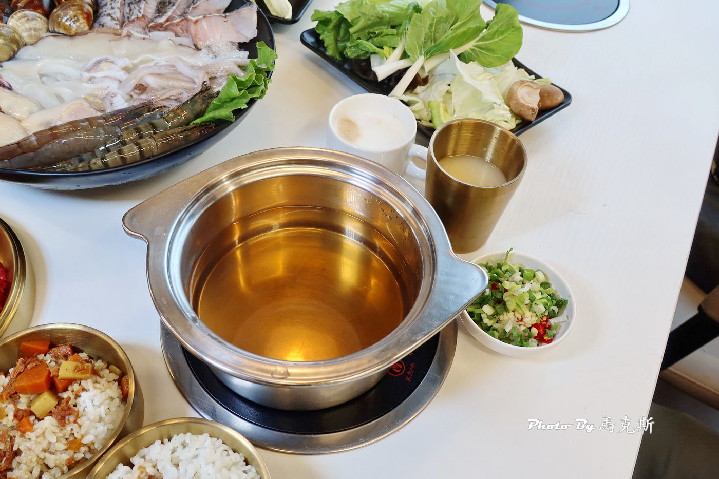 【宜蘭礁溪美食推薦】動涮溫體涮涮鍋｜新開幕 全台首創個人溫體肉火鍋 海鮮大盛合鍋新鮮豐盛 蔬食自助吧吃到飽 聚餐聚會首選|礁溪火車站|附設停車場|