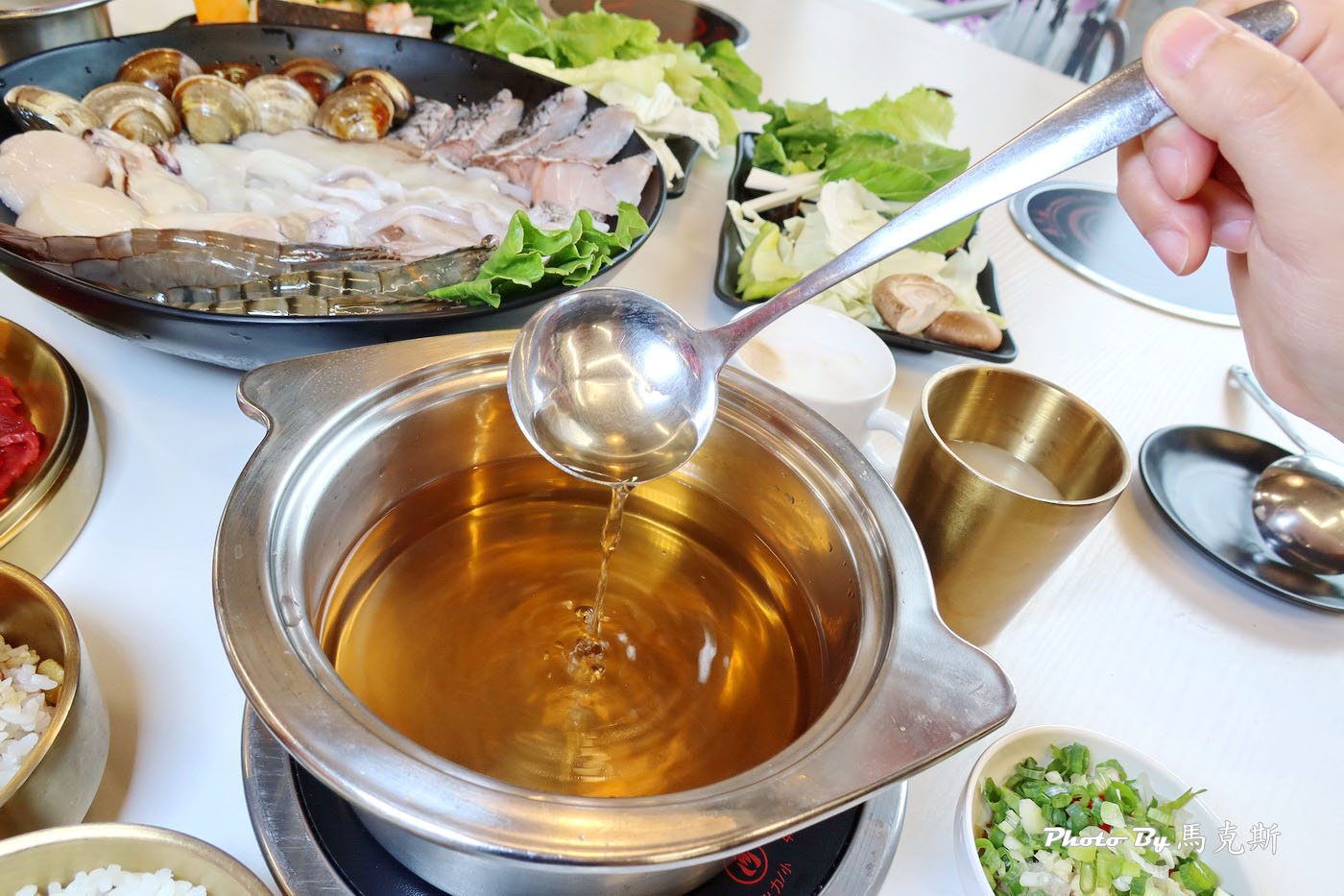 【宜蘭礁溪美食推薦】動涮溫體涮涮鍋｜新開幕 全台首創個人溫體肉火鍋 海鮮大盛合鍋新鮮豐盛 蔬食自助吧吃到飽 聚餐聚會首選|礁溪火車站|附設停車場|