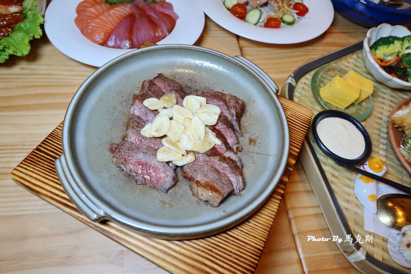 【嘉義西區美食推薦】心晴日式定食專売｜人氣唐揚雞排飯糰套餐豐盛美味 特上刺身海鮮丼厚切又新鮮 生意好值得再訪|外帶|嘉義火車站|嘉義文化路夜市|
