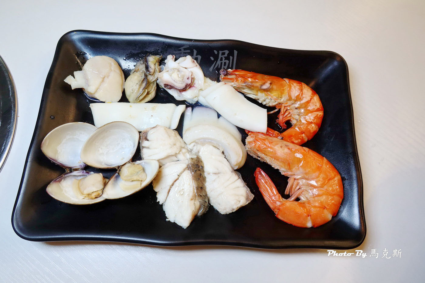 【宜蘭礁溪美食推薦】動涮溫體涮涮鍋｜新開幕 全台首創個人溫體肉火鍋 海鮮大盛合鍋新鮮豐盛 蔬食自助吧吃到飽 聚餐聚會首選|礁溪火車站|附設停車場|