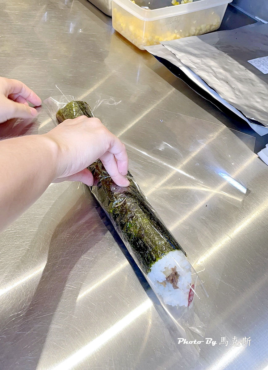 【台中西屯美食推薦】米浪飯卷漢口店|堅持每日手作飯卷 食材新鮮內餡實在 上班族午餐新選擇 銅板價起就吃的到|外帶|外送|下午茶| - 第11張圖 【台中西屯美食推薦】米浪飯卷漢口店|堅持每日手作飯卷 食材新鮮內餡實在 上班族午餐新選擇 銅板價起就吃的到|外帶|外送|下午茶|