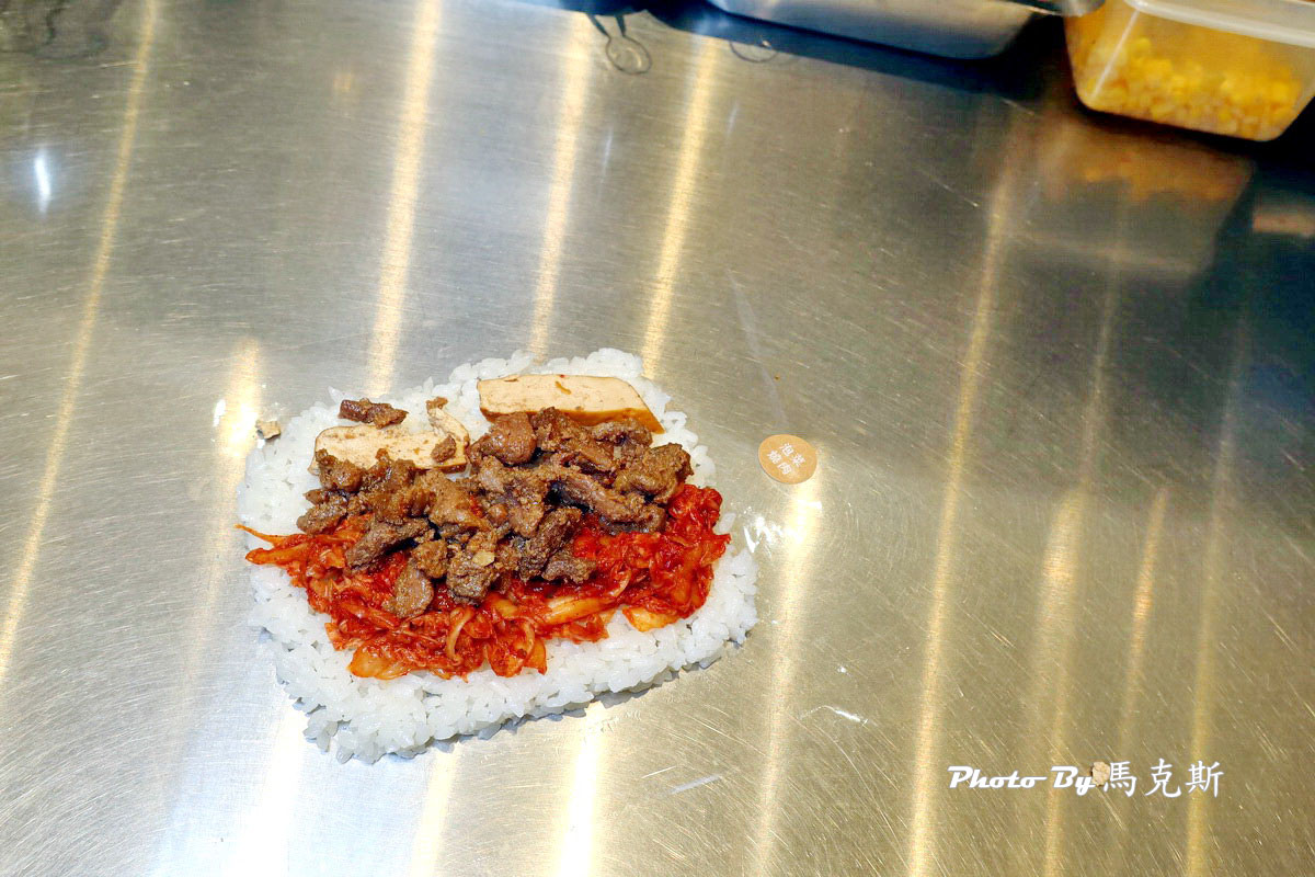 【台中西屯美食推薦】米浪飯卷漢口店|堅持每日手作飯卷 食材新鮮內餡實在 上班族午餐新選擇 銅板價起就吃的到|外帶|外送|下午茶| - 第19張圖 【台中西屯美食推薦】米浪飯卷漢口店|堅持每日手作飯卷 食材新鮮內餡實在 上班族午餐新選擇 銅板價起就吃的到|外帶|外送|下午茶|