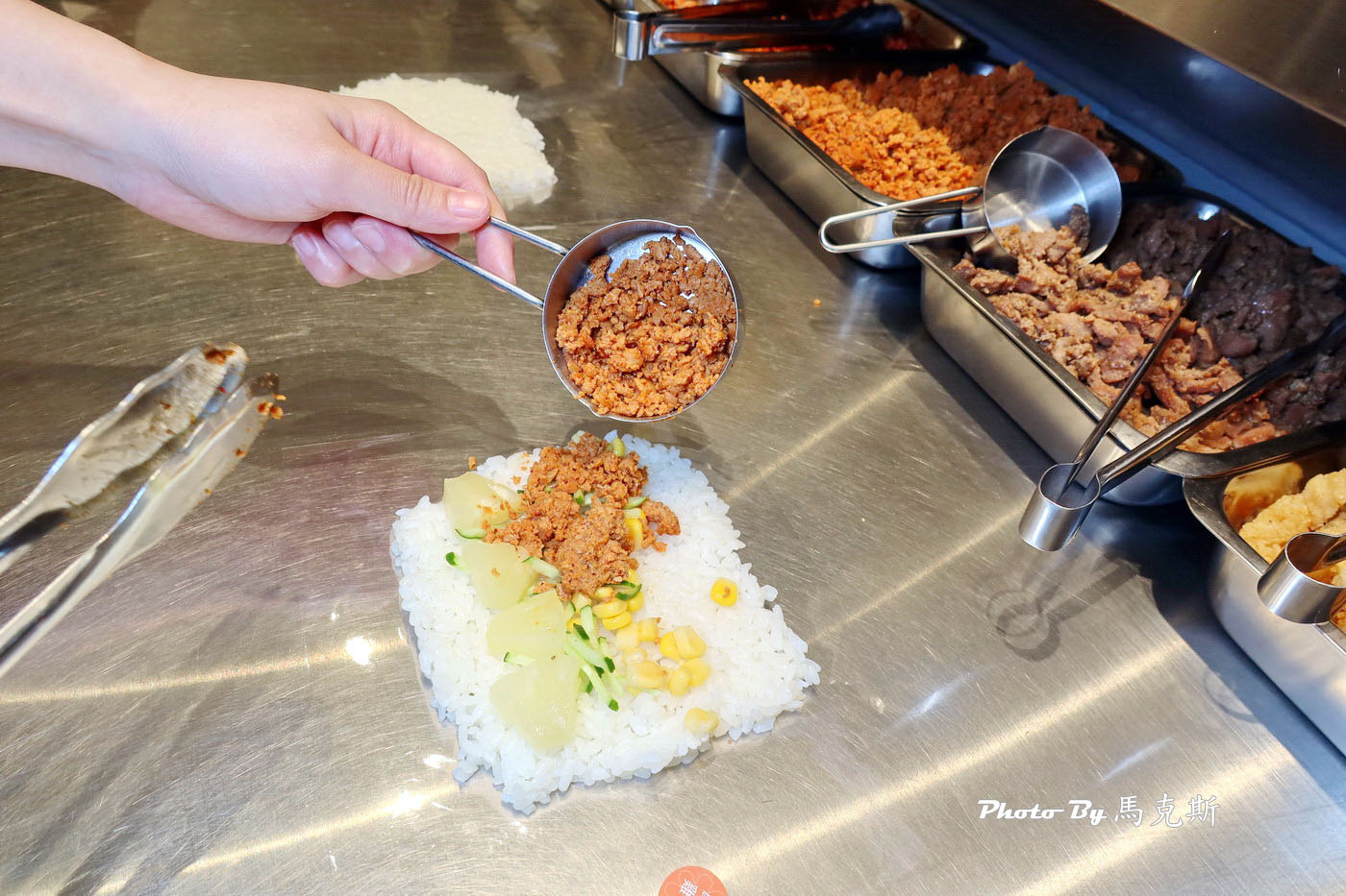 【台中西屯美食推薦】米浪飯卷漢口店|堅持每日手作飯卷 食材新鮮內餡實在 上班族午餐新選擇 銅板價起就吃的到|外帶|外送|下午茶| - 第22張圖 【台中西屯美食推薦】米浪飯卷漢口店|堅持每日手作飯卷 食材新鮮內餡實在 上班族午餐新選擇 銅板價起就吃的到|外帶|外送|下午茶|
