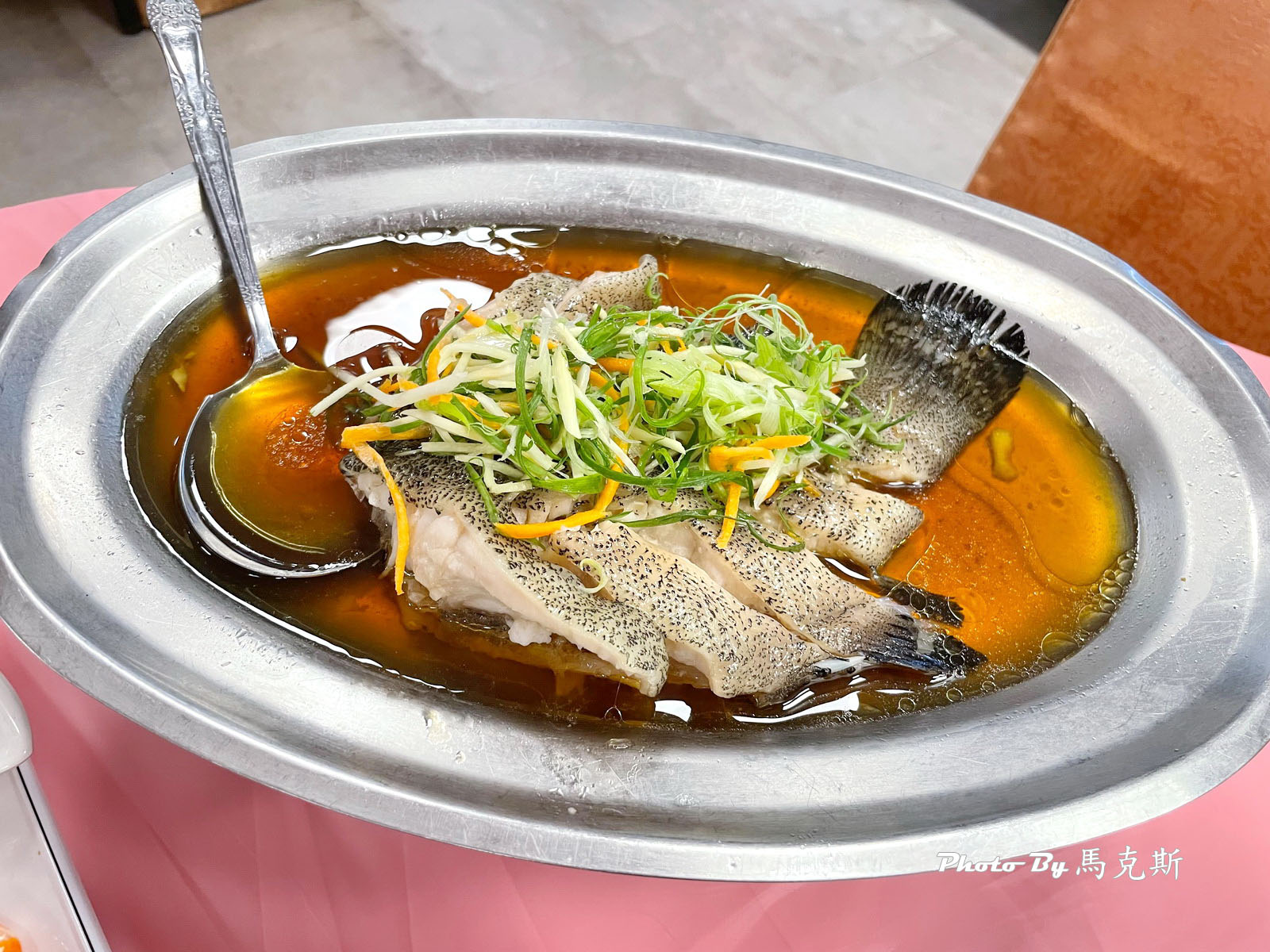 【宜蘭頭城美食推薦】蟹老闆活海鮮｜烏石港人氣海鮮餐廳 現撈活體海鮮 食材新鮮好吃但稍貴些 聚餐聚會新選擇 近蘭陽博物館