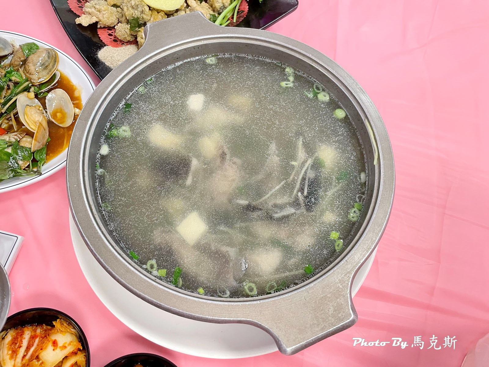 【宜蘭頭城美食推薦】蟹老闆活海鮮｜烏石港人氣海鮮餐廳 現撈活體海鮮 食材新鮮好吃但稍貴些 聚餐聚會新選擇 近蘭陽博物館