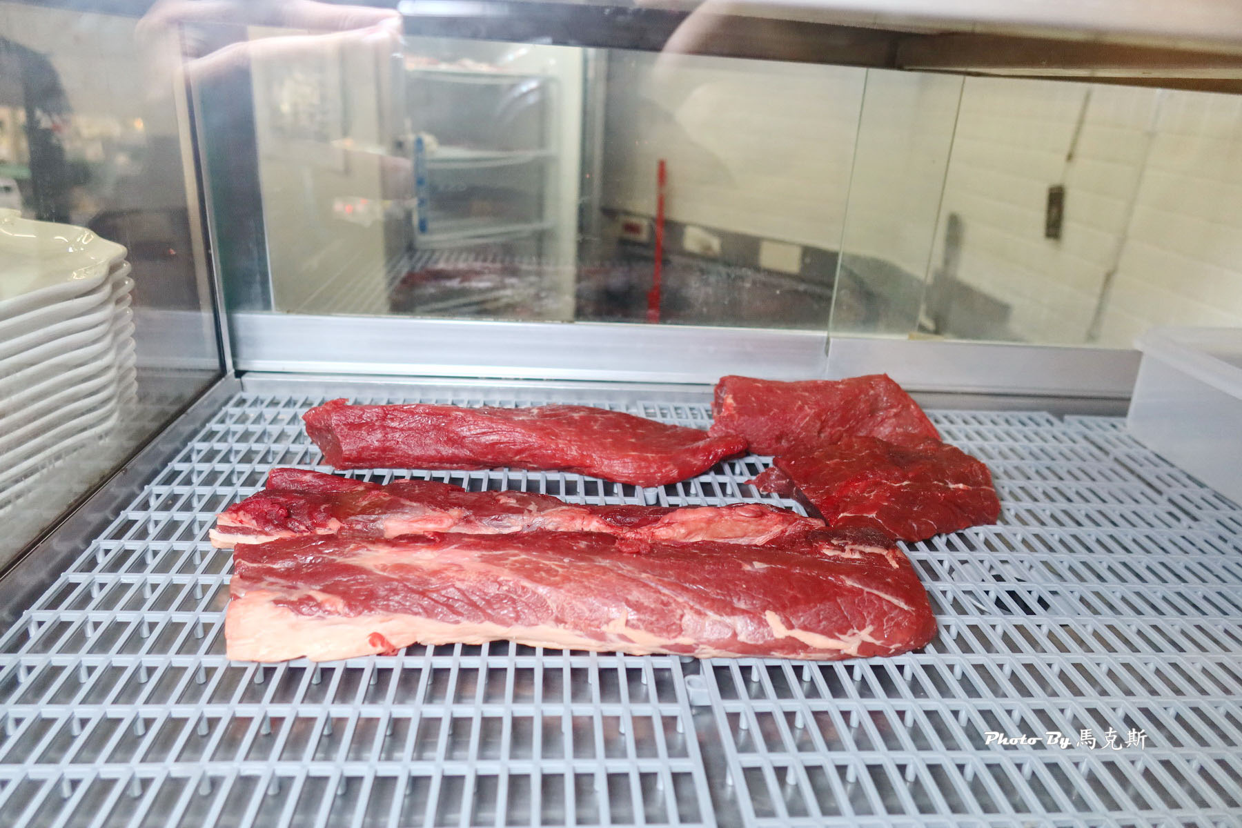 【台中北區美食推薦】夯牛溫體牛肉火鍋|選用台南溫體牛每日新鮮直送 輕涮鮮嫩甜美可口 還有熱炒的選擇 聚餐聚會首選|外帶|宵夜|中國醫美食| - 第12張圖 【台中北區美食推薦】夯牛溫體牛肉火鍋|選用台南溫體牛每日新鮮直送 輕涮鮮嫩甜美可口 還有熱炒的選擇 聚餐聚會首選|外帶|宵夜|中國醫美食|