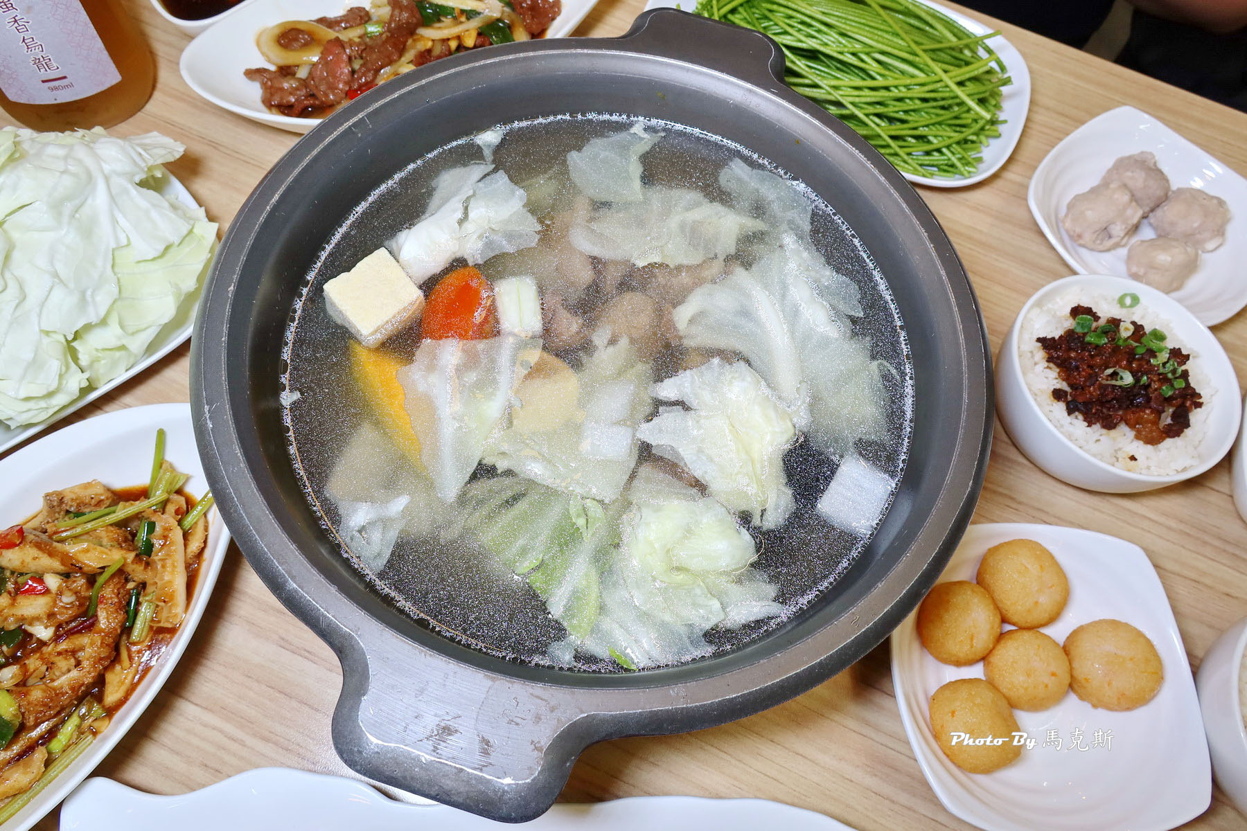 【台中北區美食推薦】夯牛溫體牛肉火鍋|選用台南溫體牛每日新鮮直送 輕涮鮮嫩甜美可口 還有熱炒的選擇 聚餐聚會首選|外帶|宵夜|中國醫美食| - 第18張圖 【台中北區美食推薦】夯牛溫體牛肉火鍋|選用台南溫體牛每日新鮮直送 輕涮鮮嫩甜美可口 還有熱炒的選擇 聚餐聚會首選|外帶|宵夜|中國醫美食|
