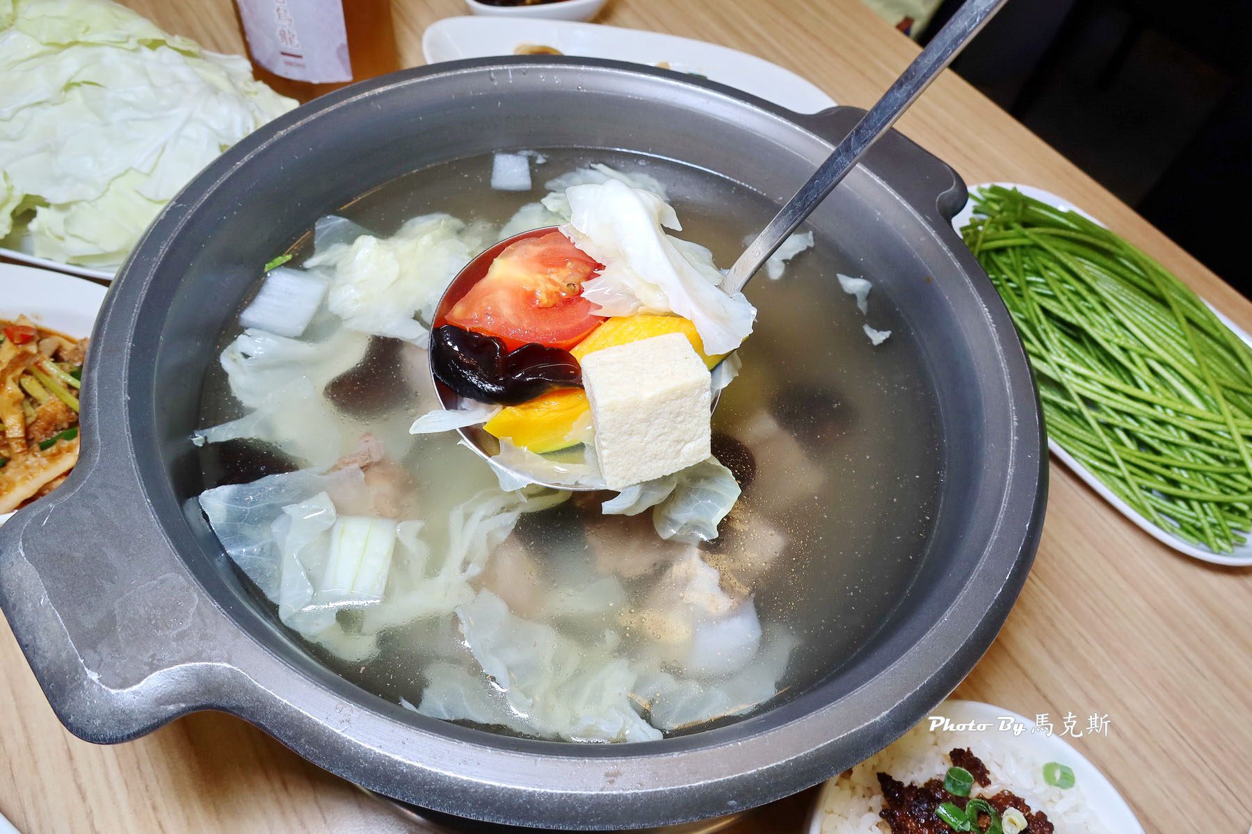 【台中北區美食推薦】夯牛溫體牛肉火鍋|選用台南溫體牛每日新鮮直送 輕涮鮮嫩甜美可口 還有熱炒的選擇 聚餐聚會首選|外帶|宵夜|中國醫美食| - 第20張圖 【台中北區美食推薦】夯牛溫體牛肉火鍋|選用台南溫體牛每日新鮮直送 輕涮鮮嫩甜美可口 還有熱炒的選擇 聚餐聚會首選|外帶|宵夜|中國醫美食|