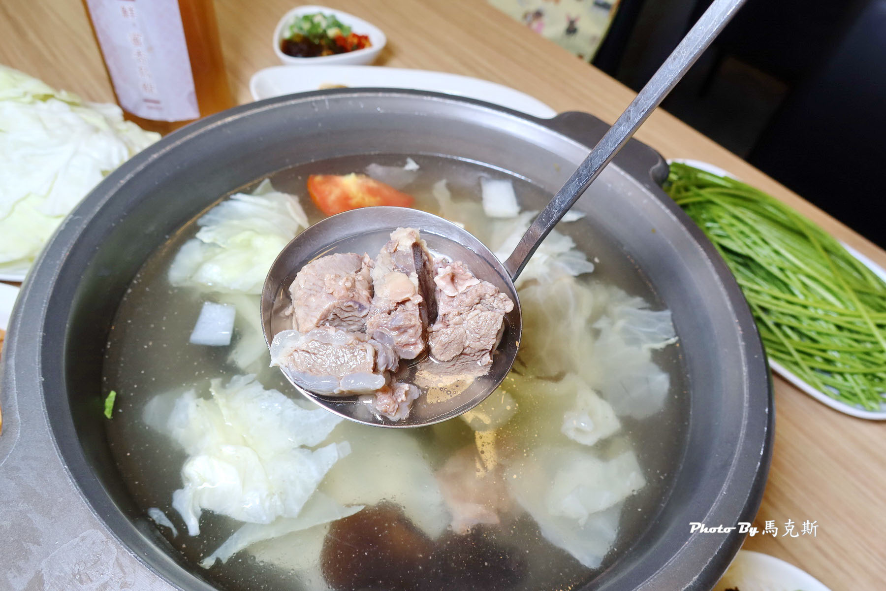 【台中北區美食推薦】夯牛溫體牛肉火鍋|選用台南溫體牛每日新鮮直送 輕涮鮮嫩甜美可口 還有熱炒的選擇 聚餐聚會首選|外帶|宵夜|中國醫美食| - 第21張圖 【台中北區美食推薦】夯牛溫體牛肉火鍋|選用台南溫體牛每日新鮮直送 輕涮鮮嫩甜美可口 還有熱炒的選擇 聚餐聚會首選|外帶|宵夜|中國醫美食|
