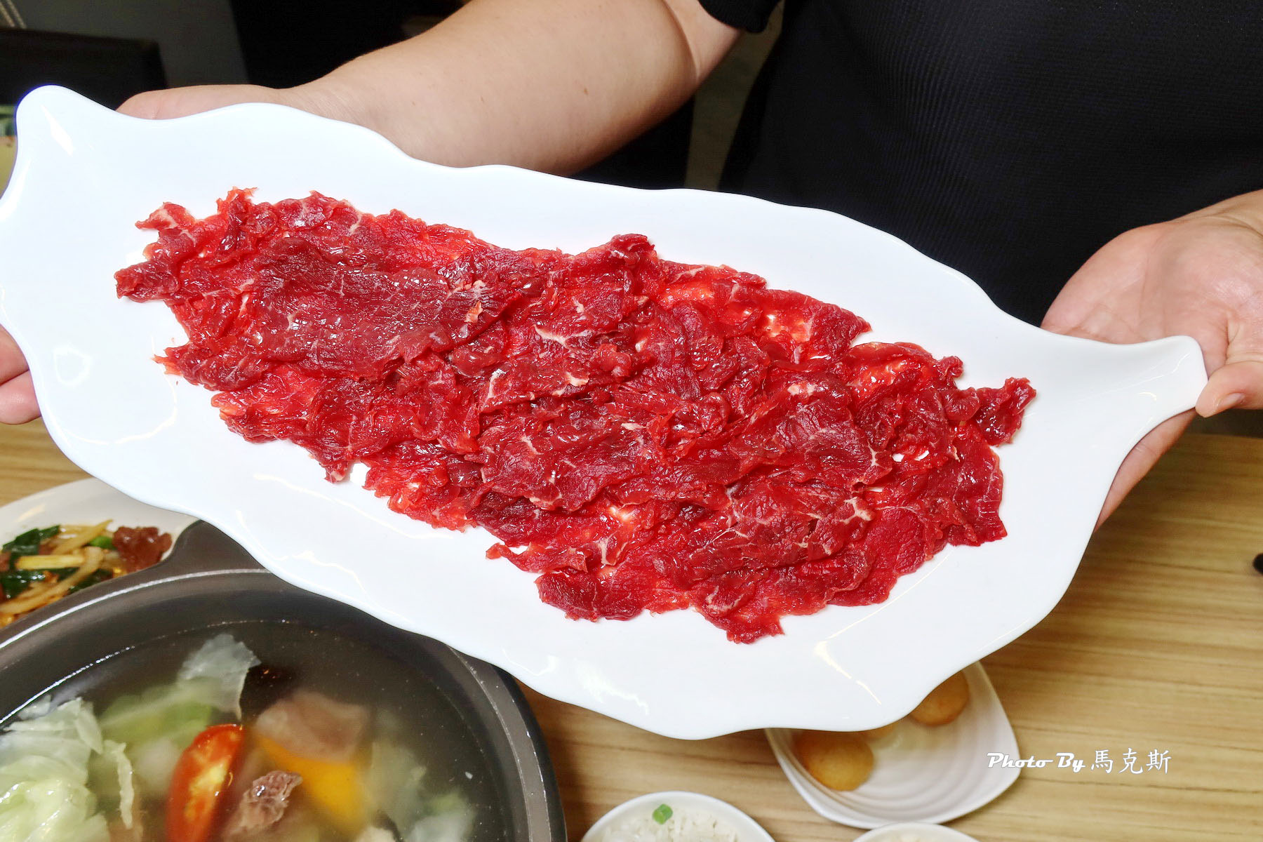 【台中北區美食推薦】夯牛溫體牛肉火鍋|選用台南溫體牛每日新鮮直送 輕涮鮮嫩甜美可口 還有熱炒的選擇 聚餐聚會首選|外帶|宵夜|中國醫美食| - 第22張圖 【台中北區美食推薦】夯牛溫體牛肉火鍋|選用台南溫體牛每日新鮮直送 輕涮鮮嫩甜美可口 還有熱炒的選擇 聚餐聚會首選|外帶|宵夜|中國醫美食|