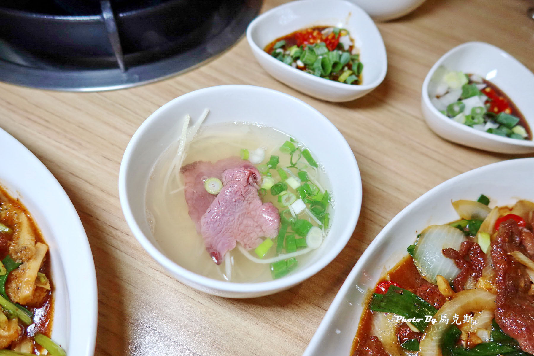 【台中北區美食推薦】夯牛溫體牛肉火鍋|選用台南溫體牛每日新鮮直送 輕涮鮮嫩甜美可口 還有熱炒的選擇 聚餐聚會首選|外帶|宵夜|中國醫美食| - 第26張圖 【台中北區美食推薦】夯牛溫體牛肉火鍋|選用台南溫體牛每日新鮮直送 輕涮鮮嫩甜美可口 還有熱炒的選擇 聚餐聚會首選|外帶|宵夜|中國醫美食|