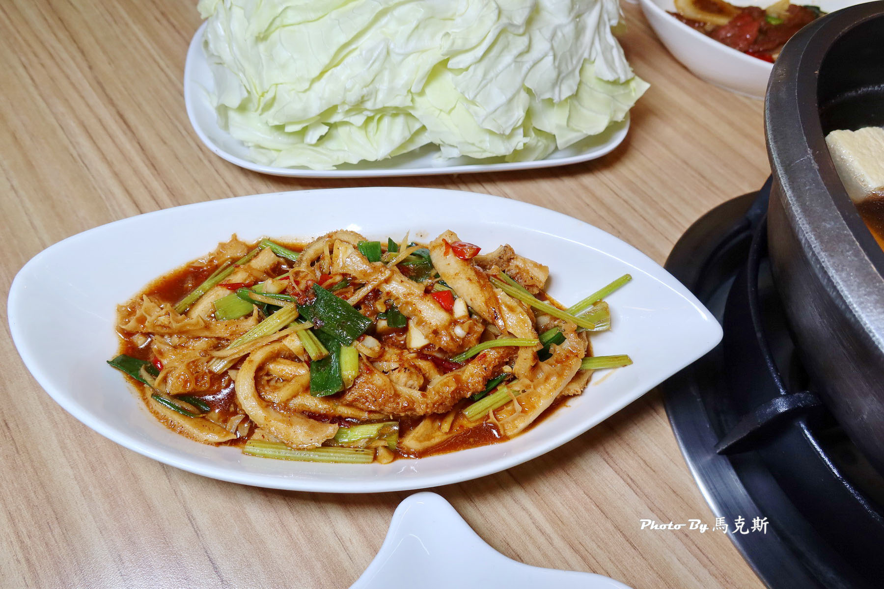 【台中北區美食推薦】夯牛溫體牛肉火鍋|選用台南溫體牛每日新鮮直送 輕涮鮮嫩甜美可口 還有熱炒的選擇 聚餐聚會首選|外帶|宵夜|中國醫美食| - 第33張圖 【台中北區美食推薦】夯牛溫體牛肉火鍋|選用台南溫體牛每日新鮮直送 輕涮鮮嫩甜美可口 還有熱炒的選擇 聚餐聚會首選|外帶|宵夜|中國醫美食|